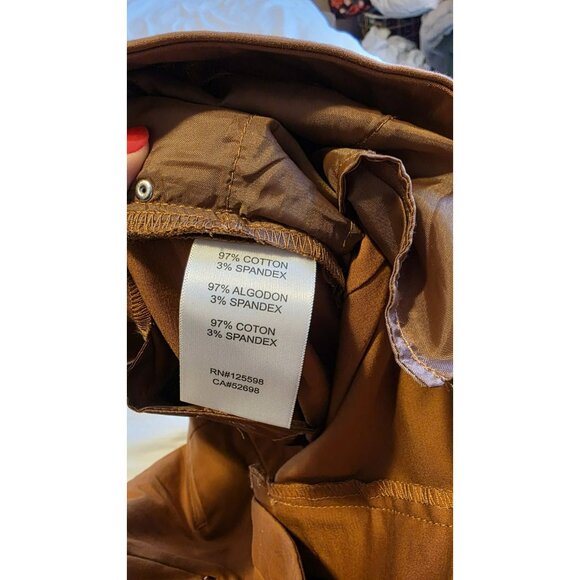 Ellen Tracy Brown Cropped Pants - Picture 6 of 11